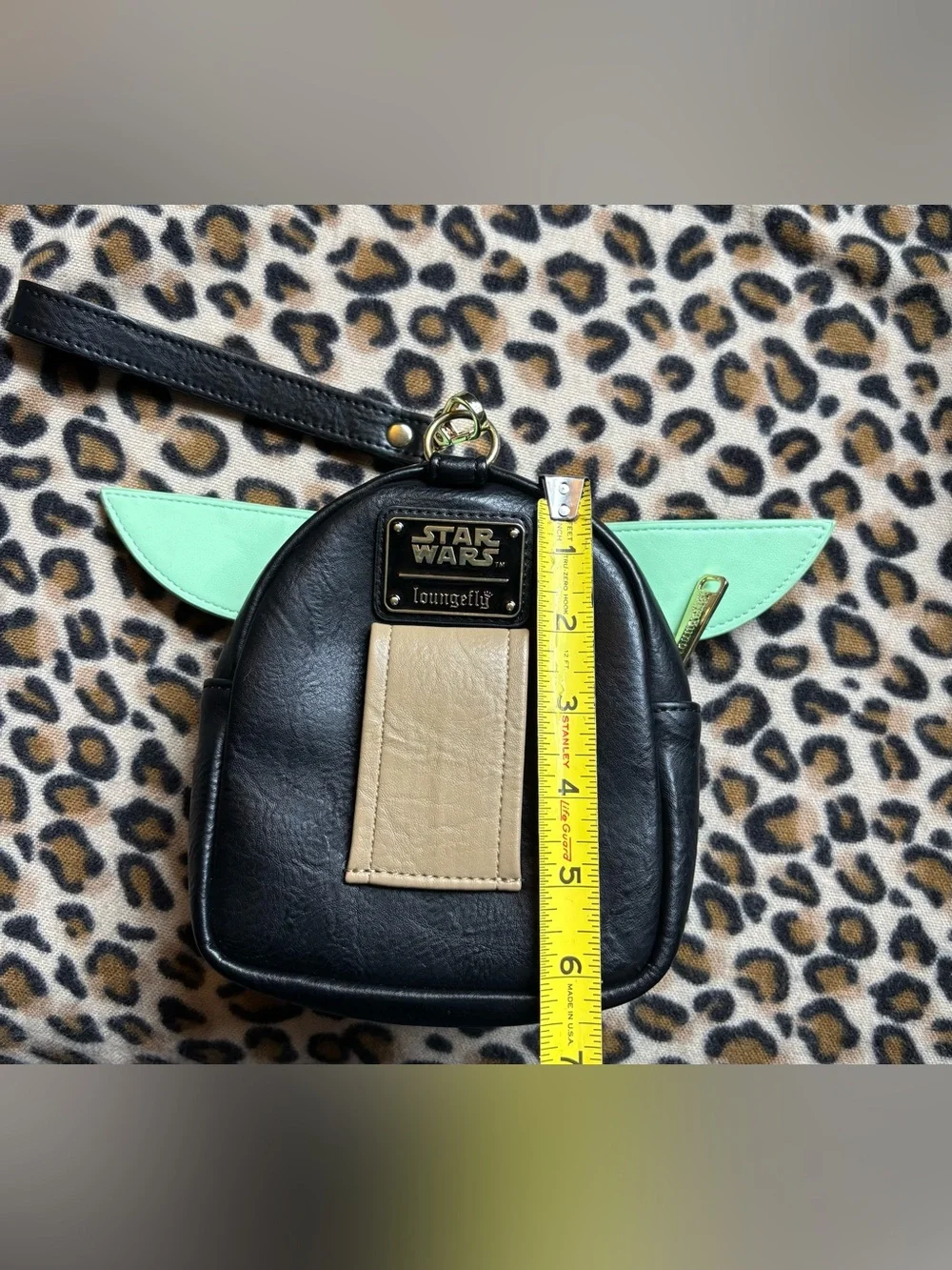 Disney Store Loungefly The Mandalorian Grogu Baby Yoda The Child Wristlet GUC💚 - Picture 5 of 12